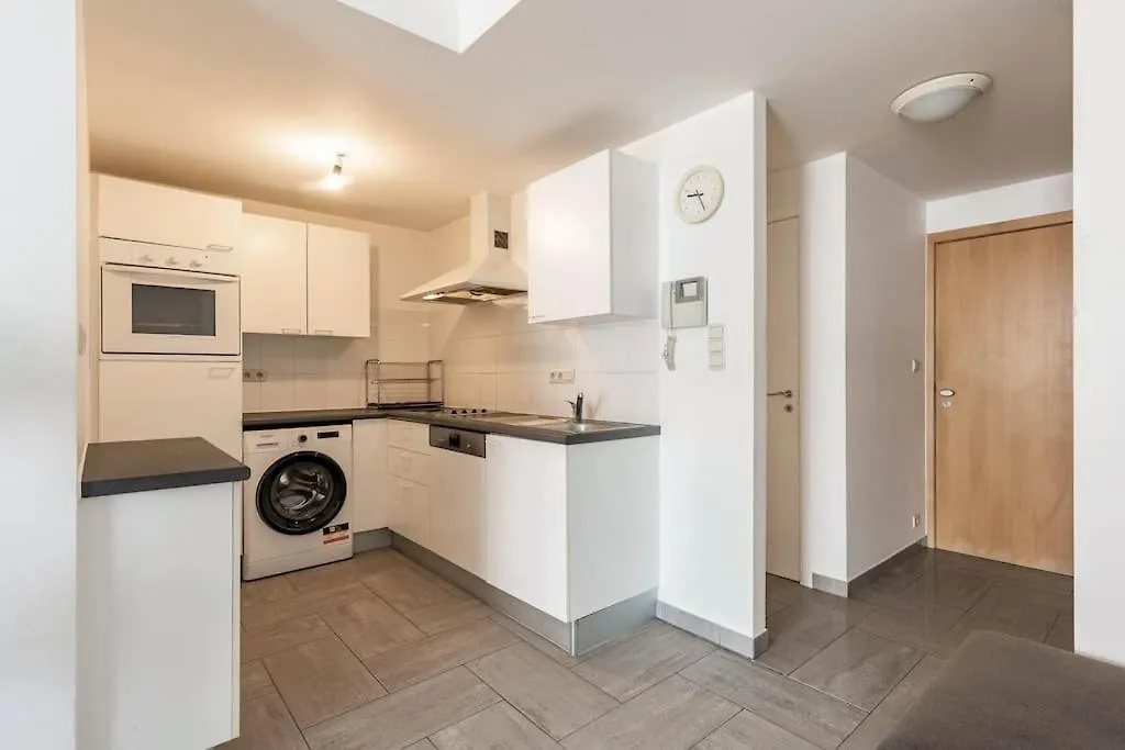 Beautiful 1Br/1Bar Apartment In E.U. District Брюссель