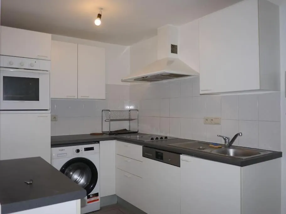 Beautiful 1Br/1Bar Apartment In E.U. District Брюссель