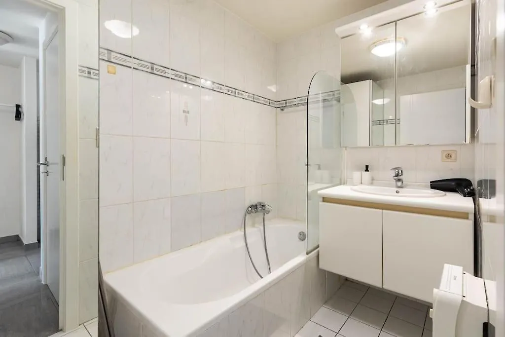 Beautiful 1Br/1Bar Apartment In E.U. District Брюссель