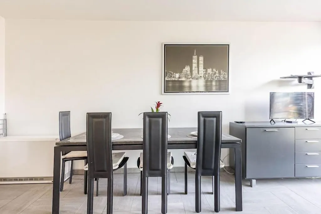 Beautiful 1Br/1Bar Apartment In E.U. District Брюссель Бельгия